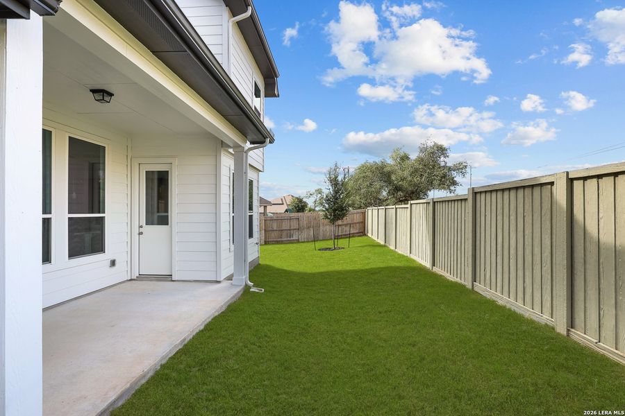 Exterior details and patio area of a home in Foxbrook, Cibolo (Image 3).