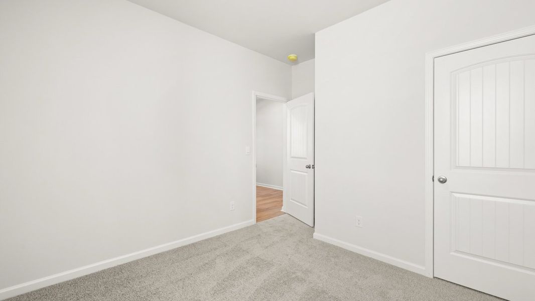 Spacious, unfurnished interior of a new home in South Wind, Union City (Image 26).