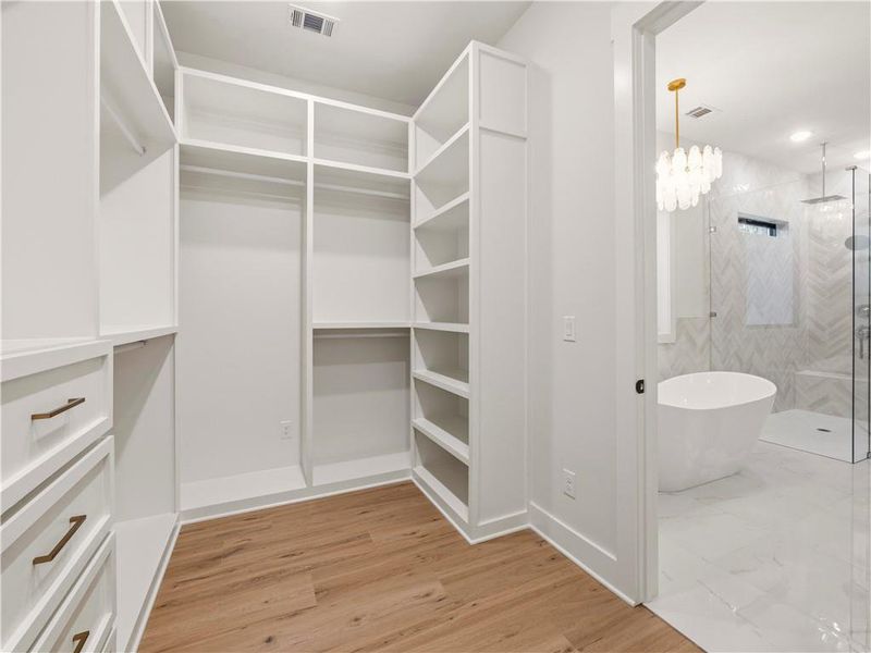 Furnished interior view inside a new home in , Gainesville (Image 12).