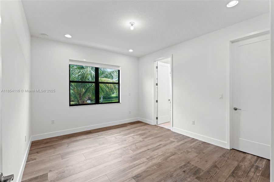 Spacious, unfurnished interior of a new home in , Boca Raton (Image 40).