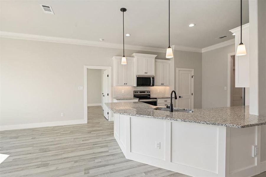 Furnished interior view inside a new home in , Mabank (Image 10).