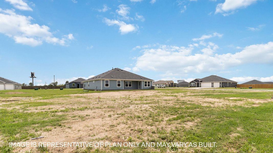Exterior details and patio area of a home in Railhead, Cedar Creek (Image 3).