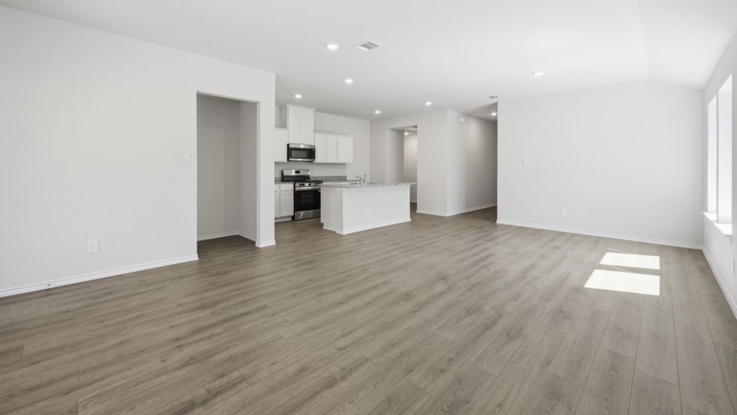 Representative unfurnished interior of a home built from the Clarke by D.R. Horton in Sweetwater Springs, Sherman (Image 12).