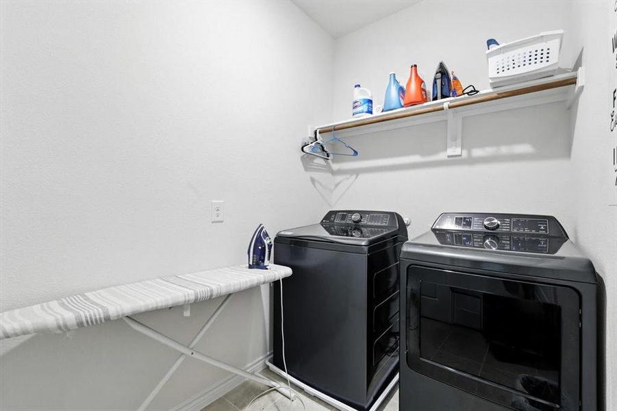 Furnished interior view inside a new home in , Anna (Image 13).