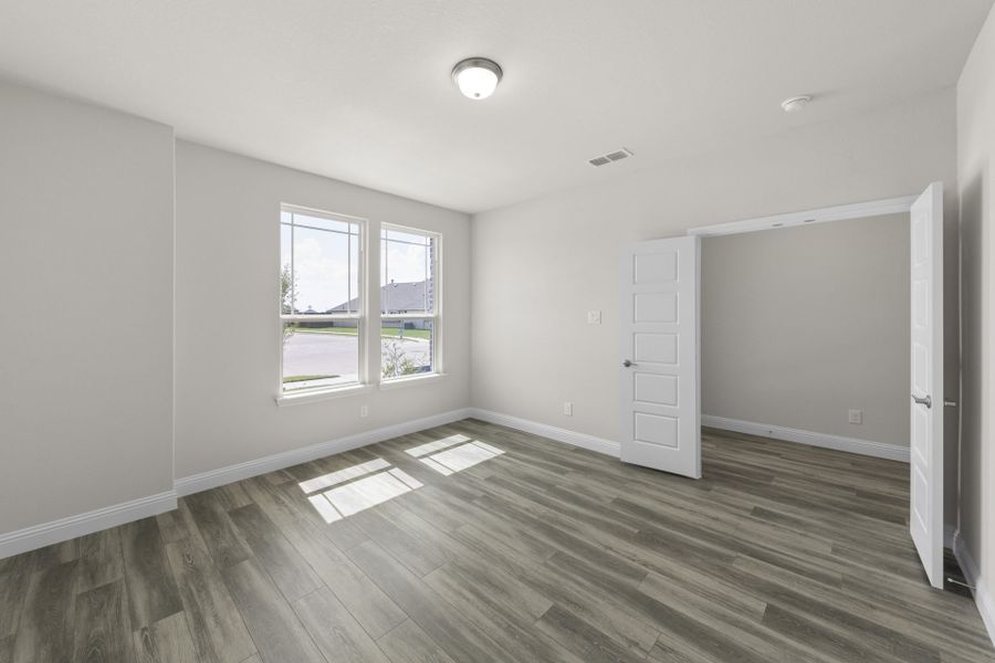 Spacious, unfurnished interior of a new home in Elevon, Lavon (Image 13).