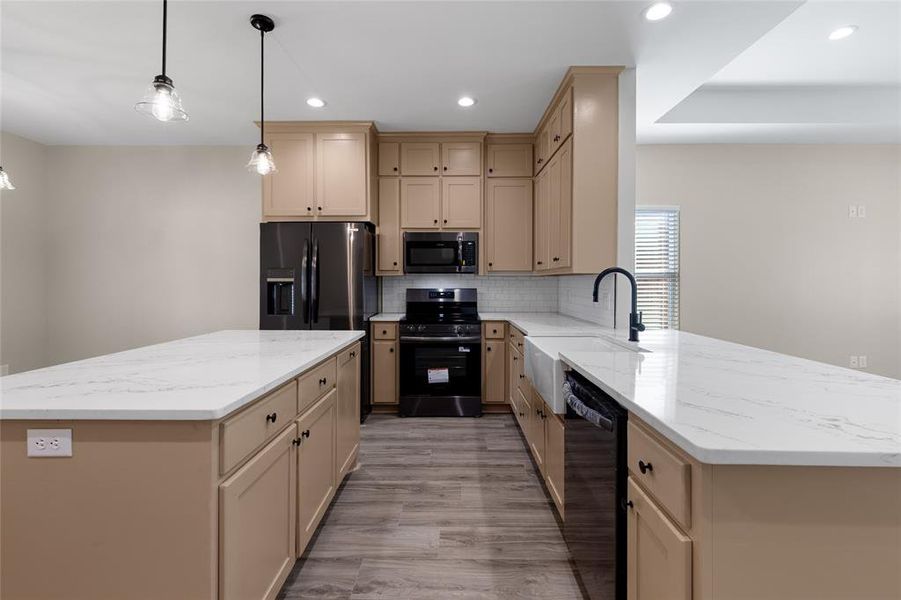 Furnished interior view inside a new home in , Sulphur Springs (Image 8).