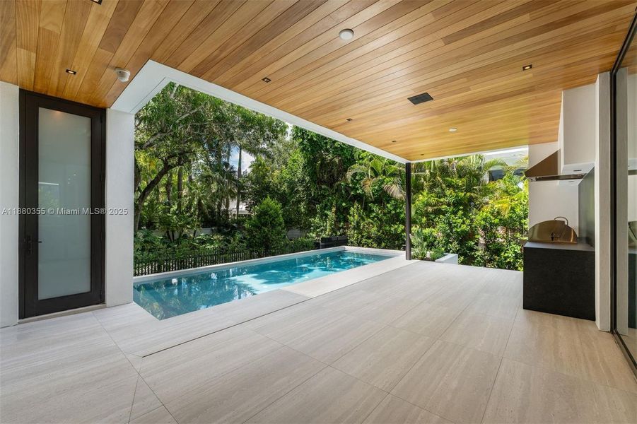 Image 16 of a home in .