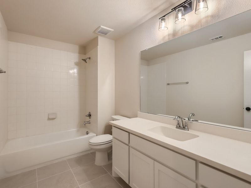 Plan 1531 Secondary Bathroom Representative Photo