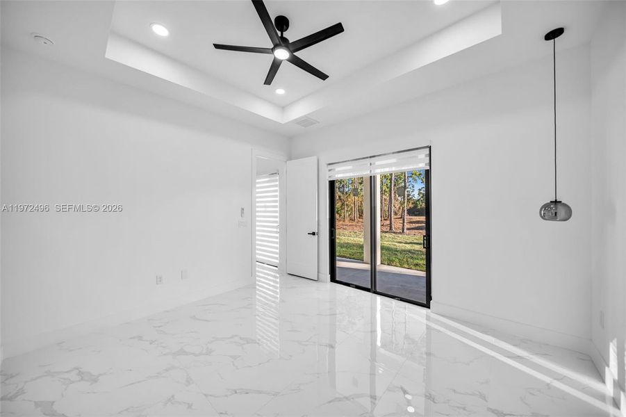 Spacious, unfurnished interior of a new home in , Lehigh Acres (Image 16).