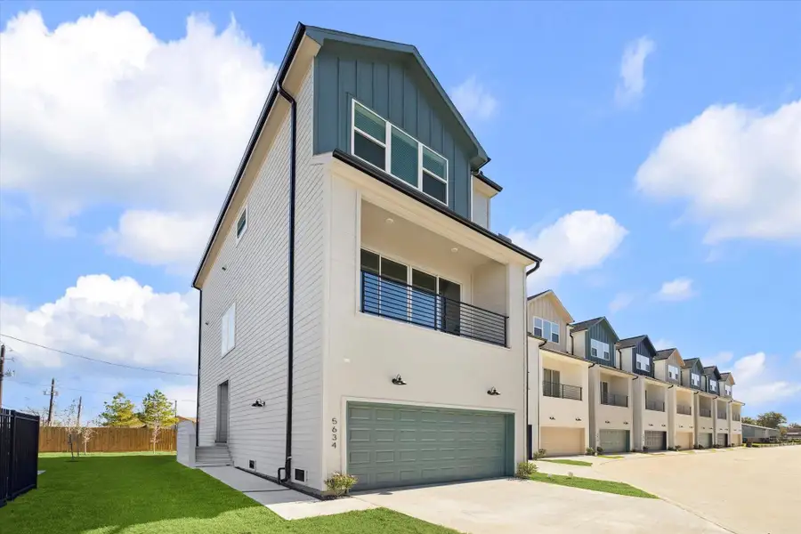 Front exterior of a new home in , Houston, TX, highlighting curb appeal (Image 24).