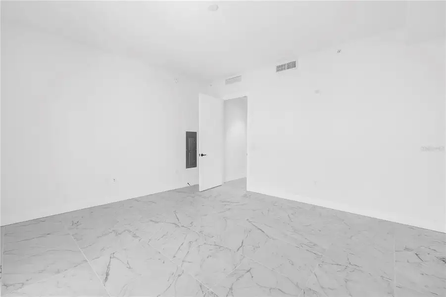 Spacious, unfurnished interior of a new home in , St. Petersburg (Image 26).