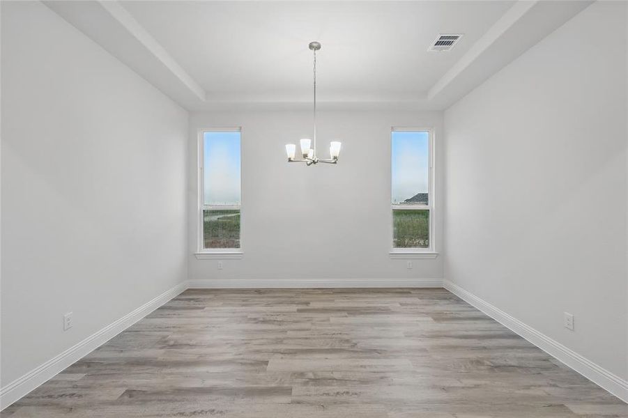 Spacious, unfurnished interior of a new home in Ridge Crossing, Waxahachie (Image 26).