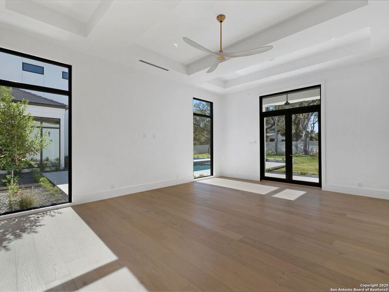 Spacious, unfurnished interior of a new home in , San Antonio (Image 48).