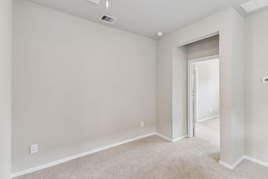 Spacious, unfurnished interior of a new home in Parkway Commons - City Series, Missouri City (Image 35).