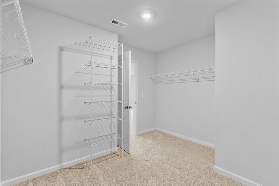 Spacious, unfurnished interior of a new home in Hanes Lake, Winston-Salem (Image 30).