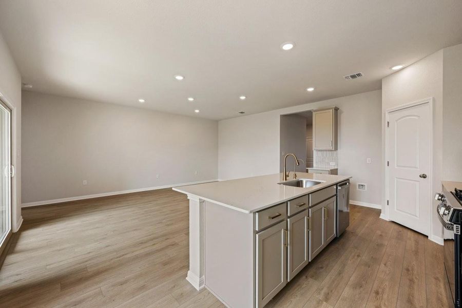 Photos are representative images and renderings for illustrative purposes only. Actual structural options and design images of the home may vary.