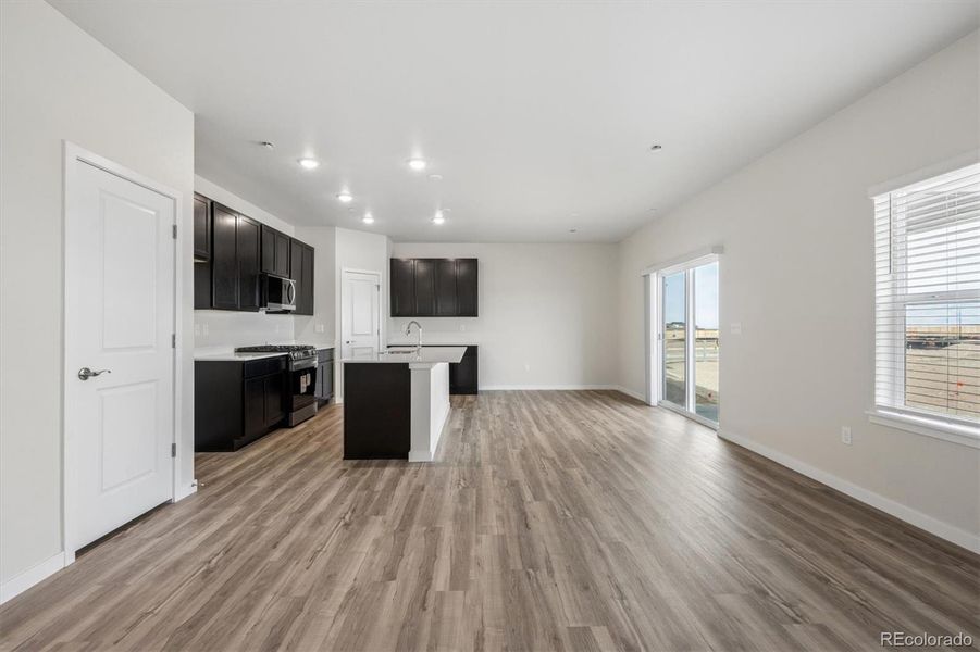 Spacious, unfurnished interior of a new home in Legato, Commerce City (Image 13).