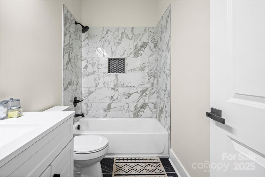 Full Bathroom Full Bathroom