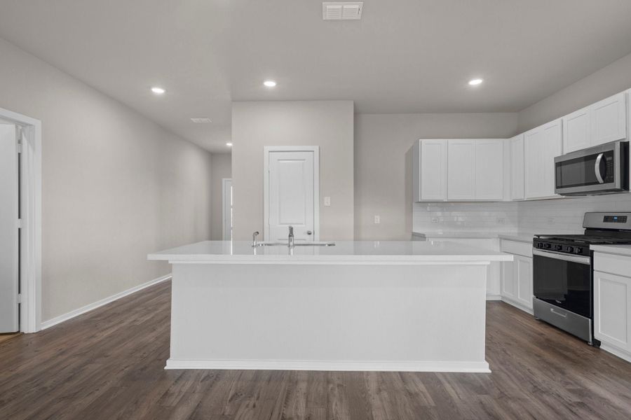 5br New Home in Heartland, TX.  - Slide 15
