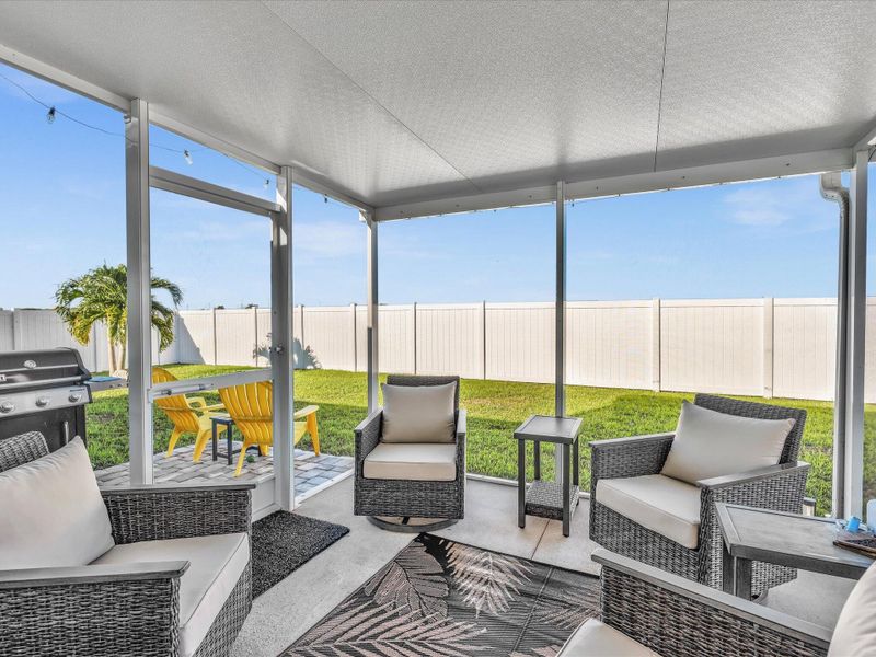 Exterior details and patio area of a home in , Belle Glade (Image 4).