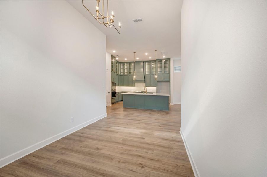 Spacious, unfurnished interior of a new home in Harvest Green - Reserve Collection, Richmond (Image 18).