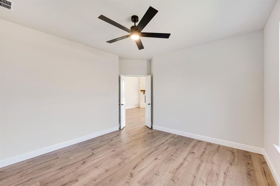 Spacious, unfurnished interior of a new home in Waterscape Classic 60s, Royse City (Image 30). Spacious, unfurnished interior of a new home in Waterscape Classic 60s, Royse City (Image 30).