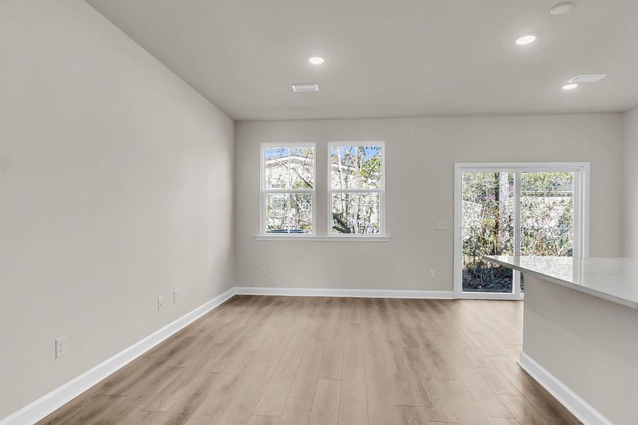 Spacious, unfurnished interior of a new home in , Summerville (Image 21).