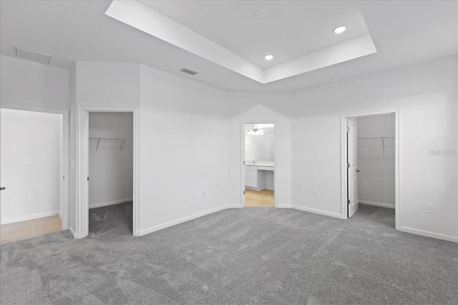 Spacious, unfurnished interior of a new home in , Venice (Image 15).