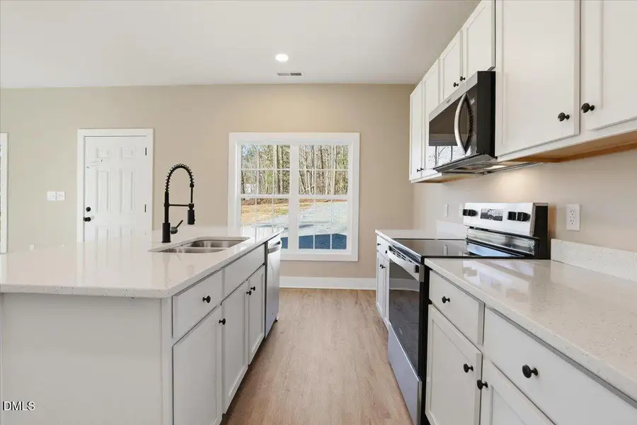 18-131 Dauphine St-18