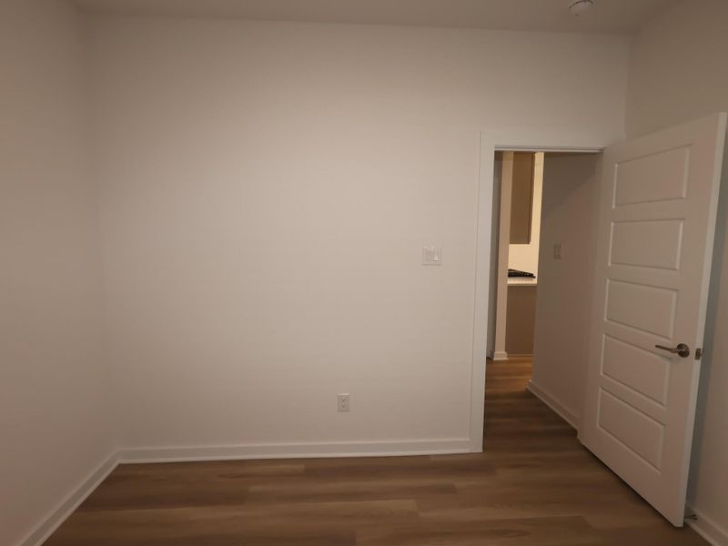 Spacious, unfurnished interior of a new home in Miller's Pond, Rosenberg (Image 38).