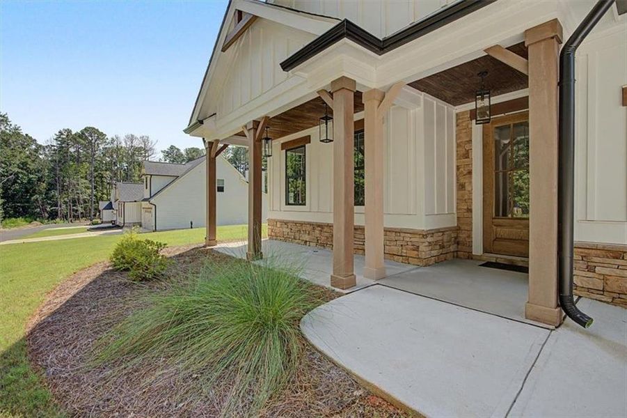 Exterior details and patio area of a home in , Dallas (Image 19).