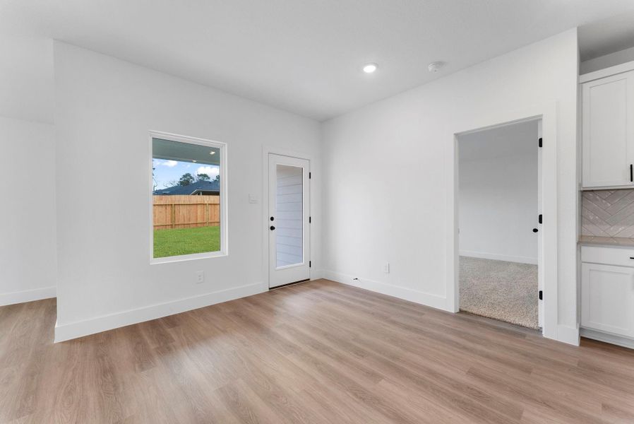 Spacious, unfurnished interior of a new home in Chapel Lakes, Montgomery (Image 35).