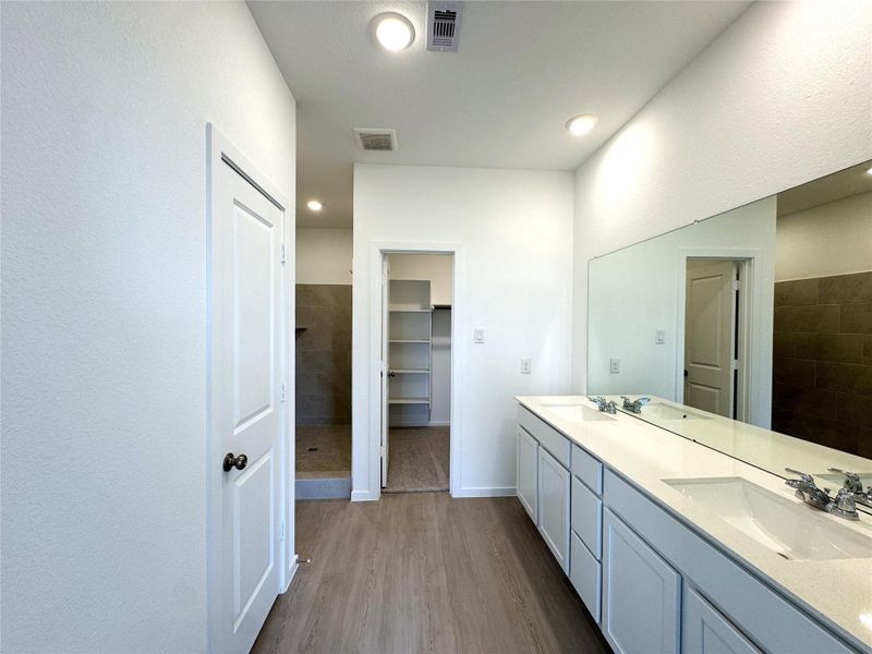 Furnished interior view inside a new home in Anniston, Katy (Image 8).
