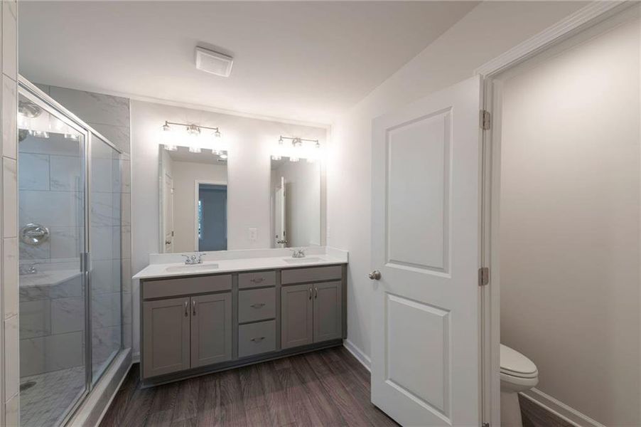 Furnished interior view inside a new home in , Calhoun (Image 8).