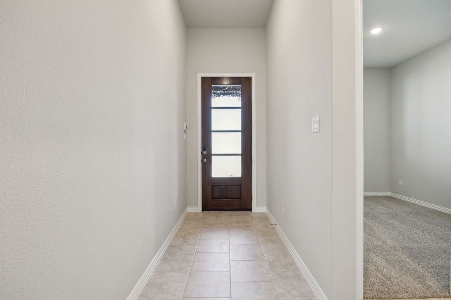 Spacious, unfurnished interior of a new home in Summer Crest, Fort Worth (Image 23).