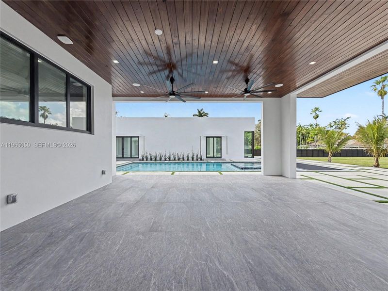 Exterior details and patio area of a home in , Miami (Image 37).
