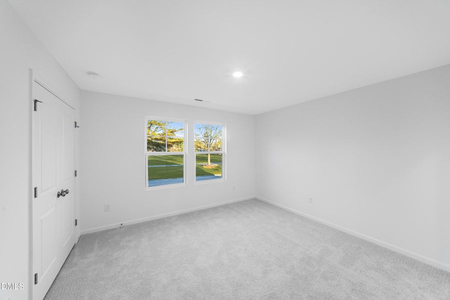 SUN_CrescentTownes_Pic_Savannah_Bed2_1of