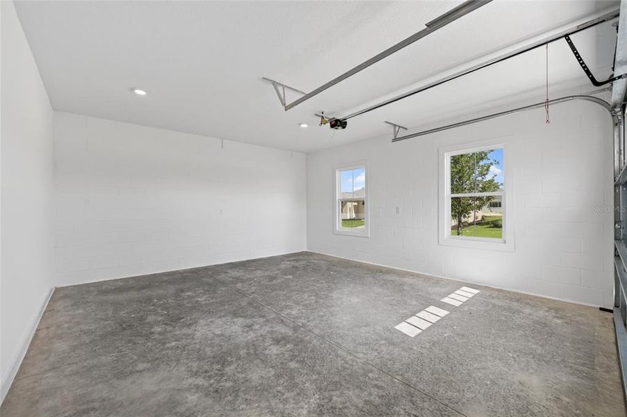 Spacious, unfurnished interior of a new home in , Ocala (Image 57).