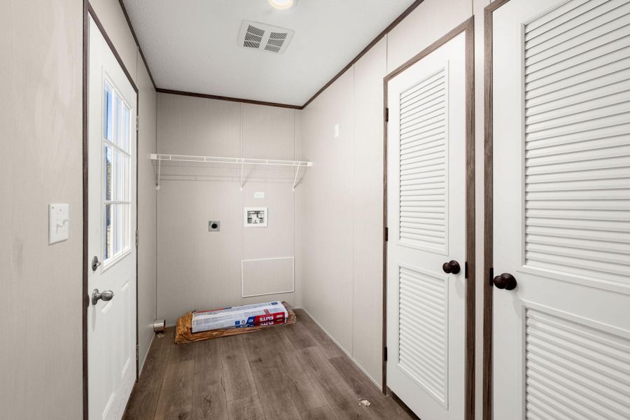 Spacious, unfurnished interior of a new home in , Cottageville (Image 26).