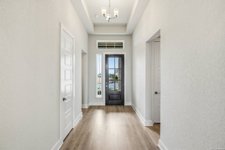 Spacious, unfurnished interior of a new home in Esperanza 50's, Boerne (Image 16).