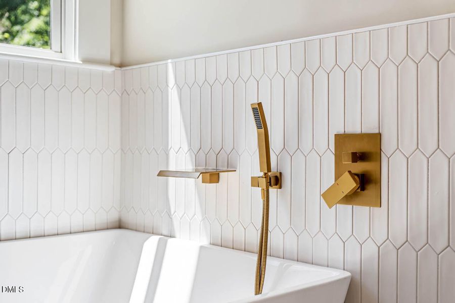 Primary tub faucet