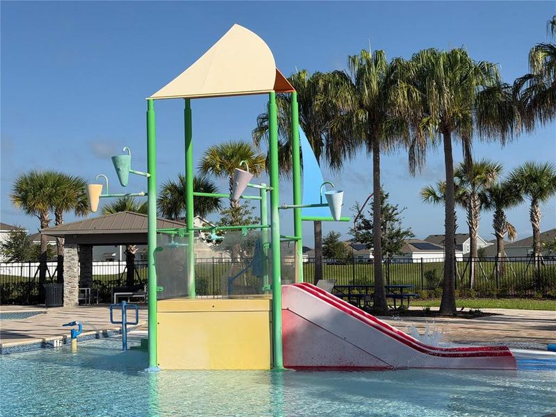 Community amenities in , Groveland (Image 31).