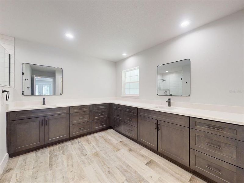 Image 84 of a home in .