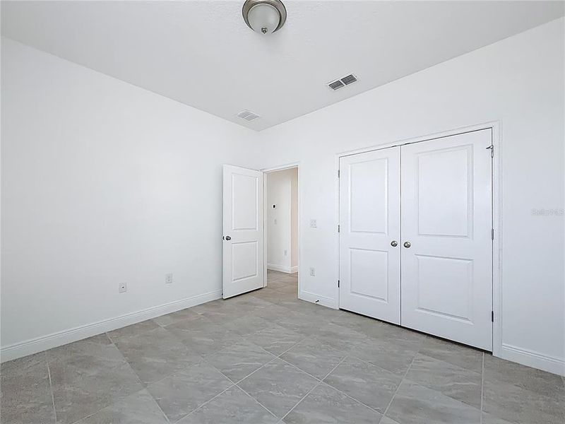Spacious, unfurnished interior of a new home in , Ocala (Image 13).