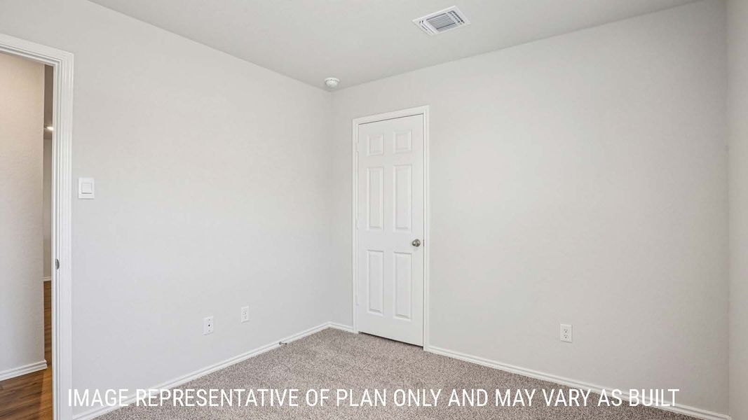 Representative unfurnished interior of a home built from the Estero by D.R. Horton in The Villages at Schwertner Ranch, Jarrell (Image 22).
