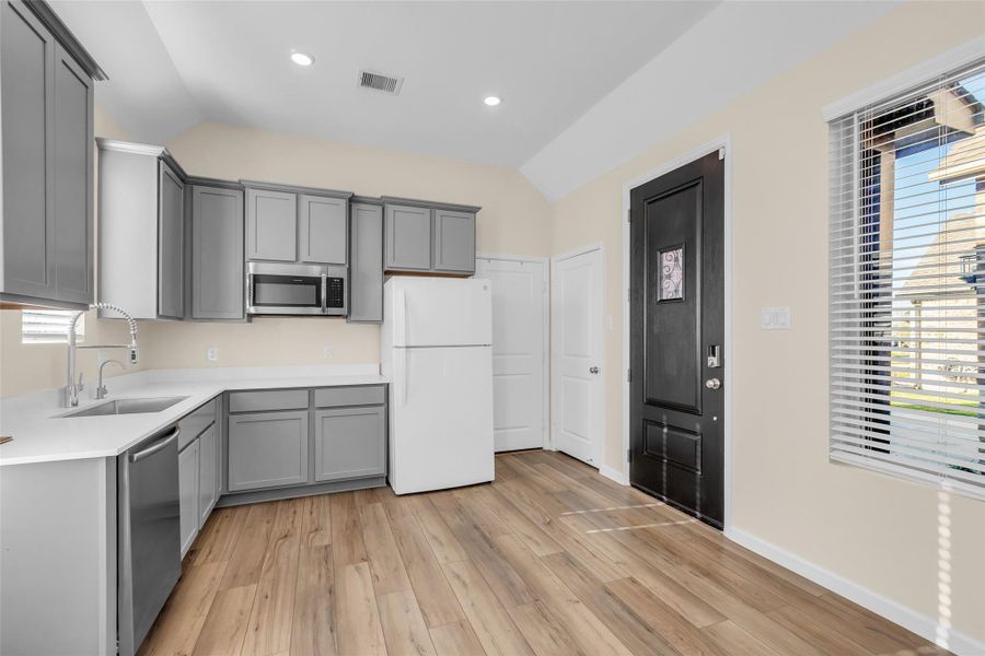 Furnished interior view inside a new home in , Baytown (Image 7).