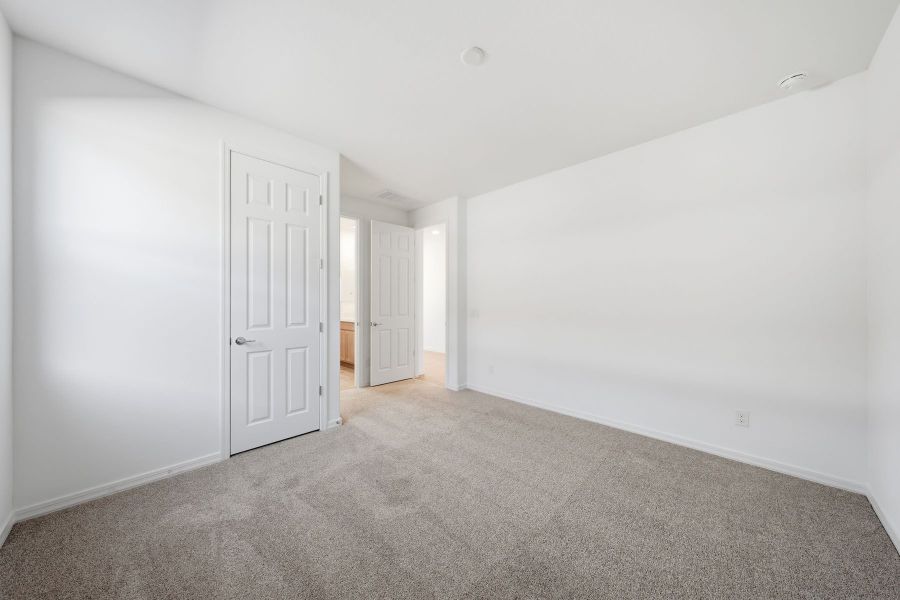 Spacious, unfurnished interior of a new home in Tierra Vistoso, Surprise (Image 11).