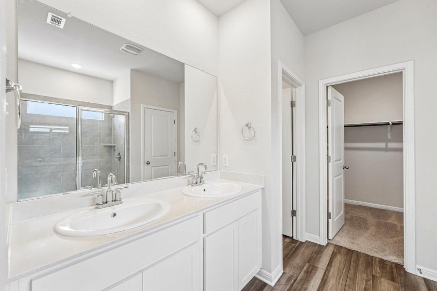 Furnished interior view inside a new home in Waterstone Crossing, Kyle (Image 10).