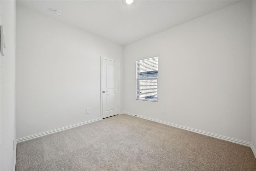 Spacious, unfurnished interior of a new home in Eastridge - Spring Series, McKinney (Image 21).