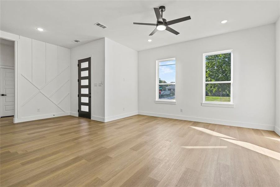 Spacious, unfurnished interior of a new home in , Dallas (Image 18).